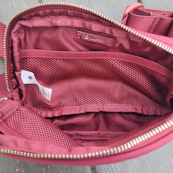 Lululemon Everywhere Belt Bag - Picture 3 of 4